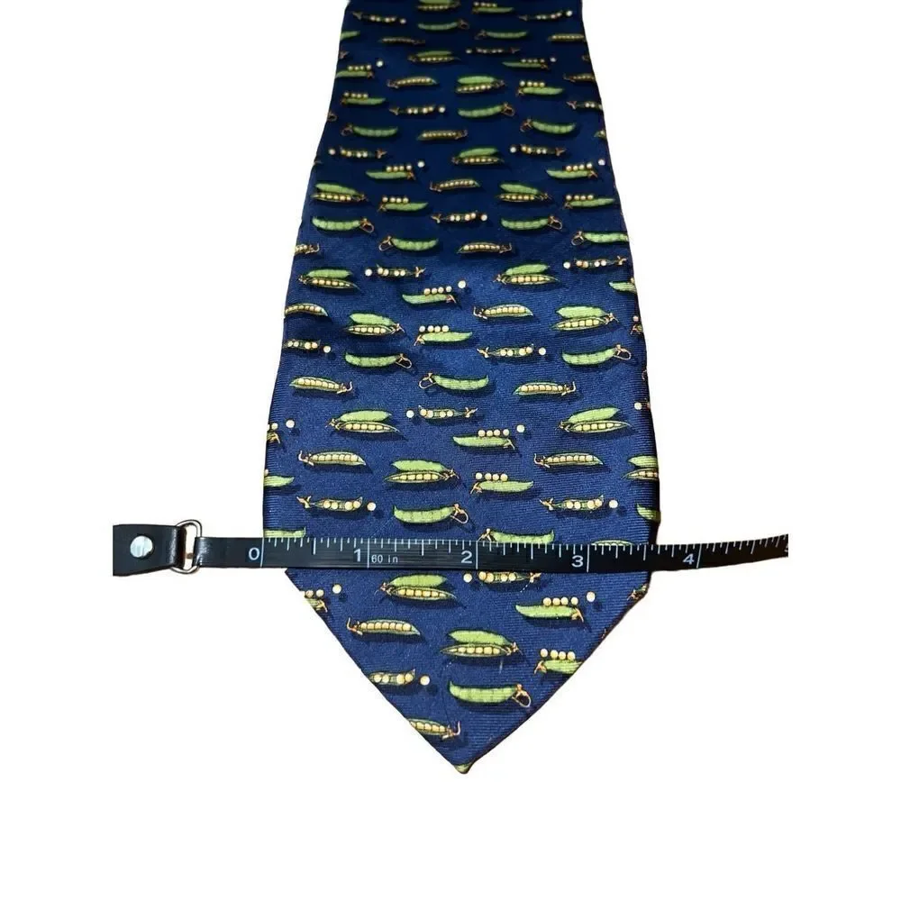 Joseph Lyman for Bloomingdales Pea Pod Handmade in Italy Necktie